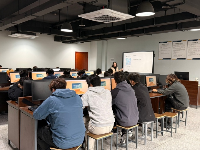 蓝桥杯宣讲1_副本.jpg 蓝桥杯宣讲1_副本.jpg